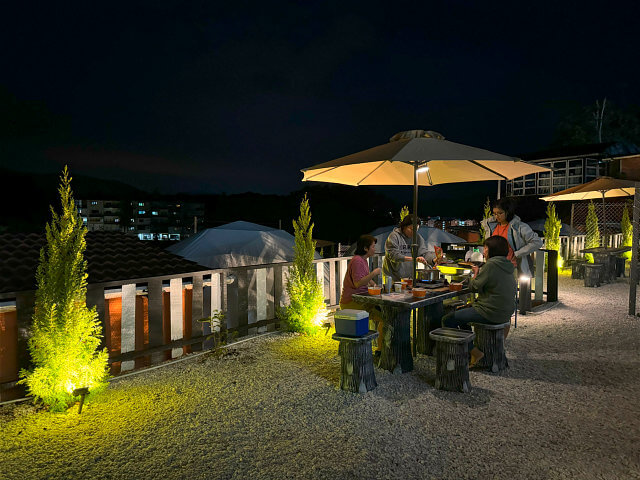 Gold Crest Outdoor Dining